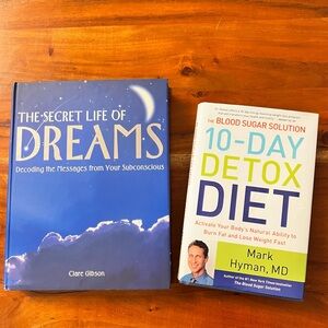 Random book bundle set of ✌️